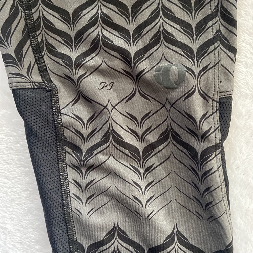 Pearl Izumi Size XL Gray & Black Capri Leggings Purple Trim Back Zip Pocket - Picture 5 of 15
